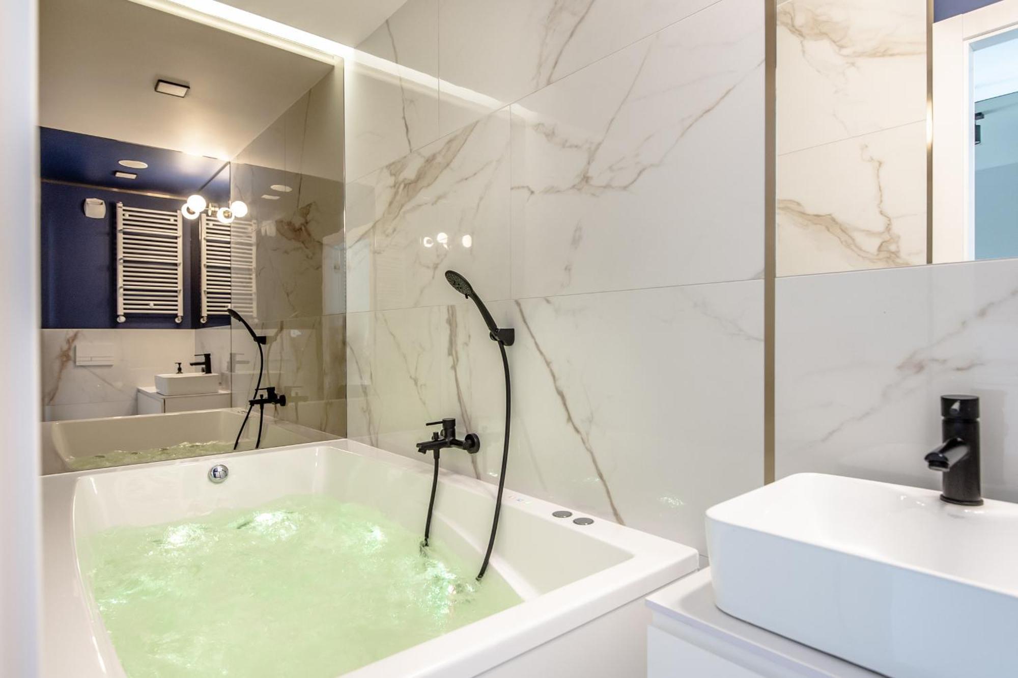 Super-Apartamenty Vip Jacuzzi III بوزنان المظهر الخارجي الصورة