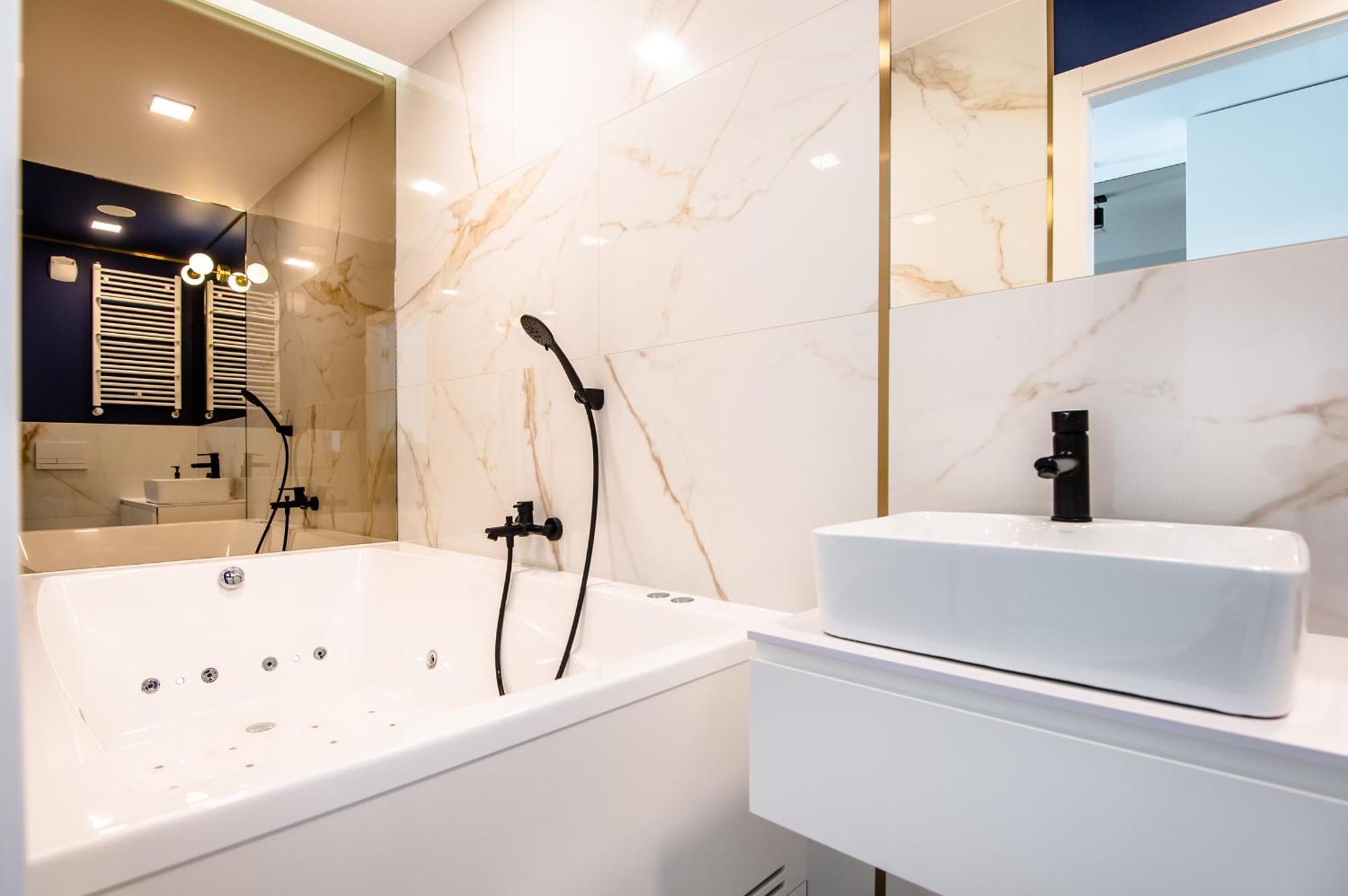 Super-Apartamenty Vip Jacuzzi III بوزنان المظهر الخارجي الصورة