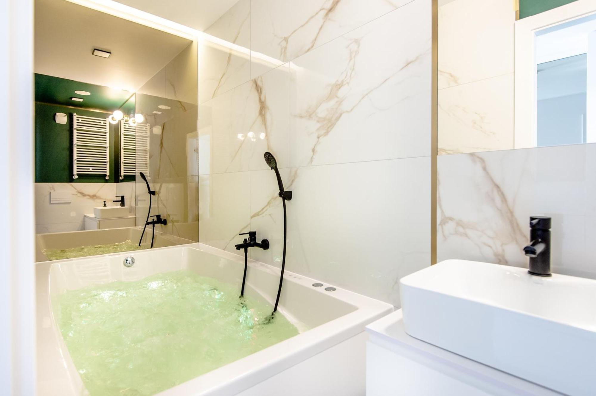 Super-Apartamenty Vip Jacuzzi III بوزنان المظهر الخارجي الصورة