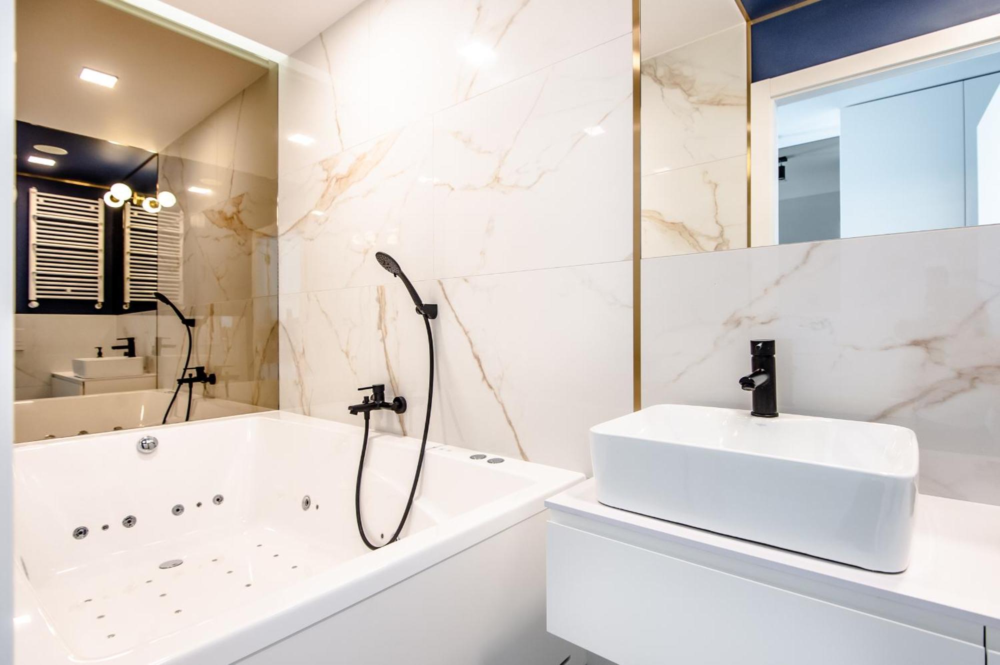 Super-Apartamenty Vip Jacuzzi III بوزنان المظهر الخارجي الصورة